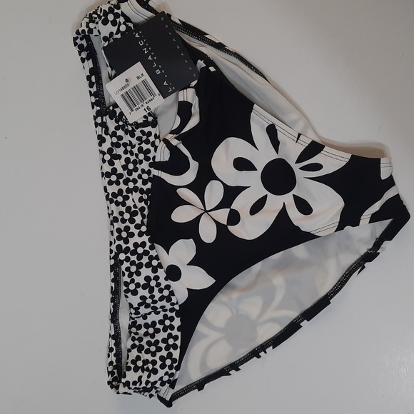 NWT LA BLANCA BLACK/WHITE FLORAL SWIM BOTTOMS SZ 16 - Picture 1 of 12